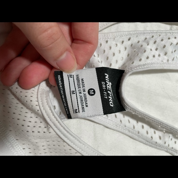 White Nike workout top - Picture 4 of 5